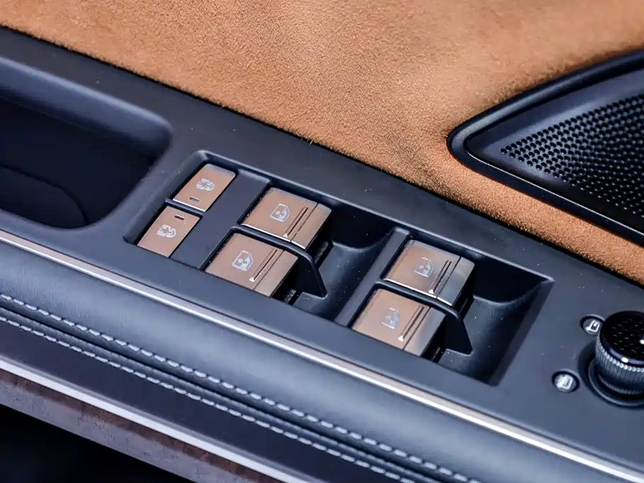 Audi A8 2024 — фото 26