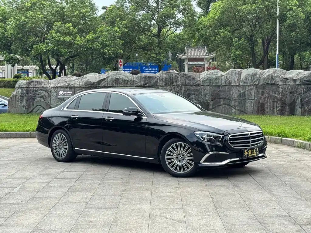Mercedes-Benz E-Class 2022 — фото 3
