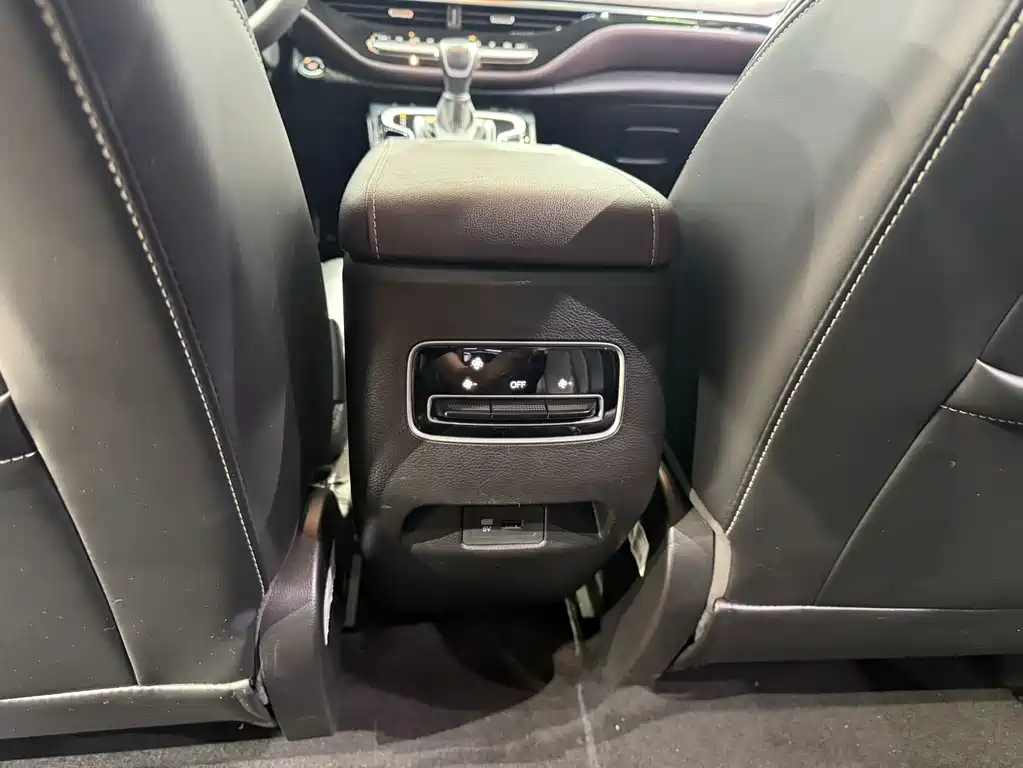GAC Motor Trumpchi M6 2022 — фото 14