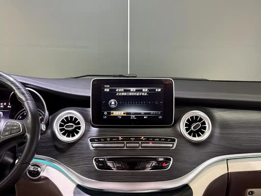 Mercedes-Benz V-Class 2020 — фото 20