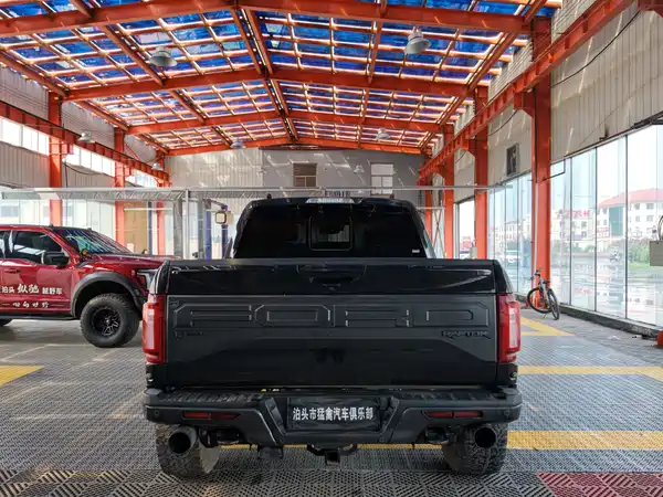 Ford F-150 Raptor 2018