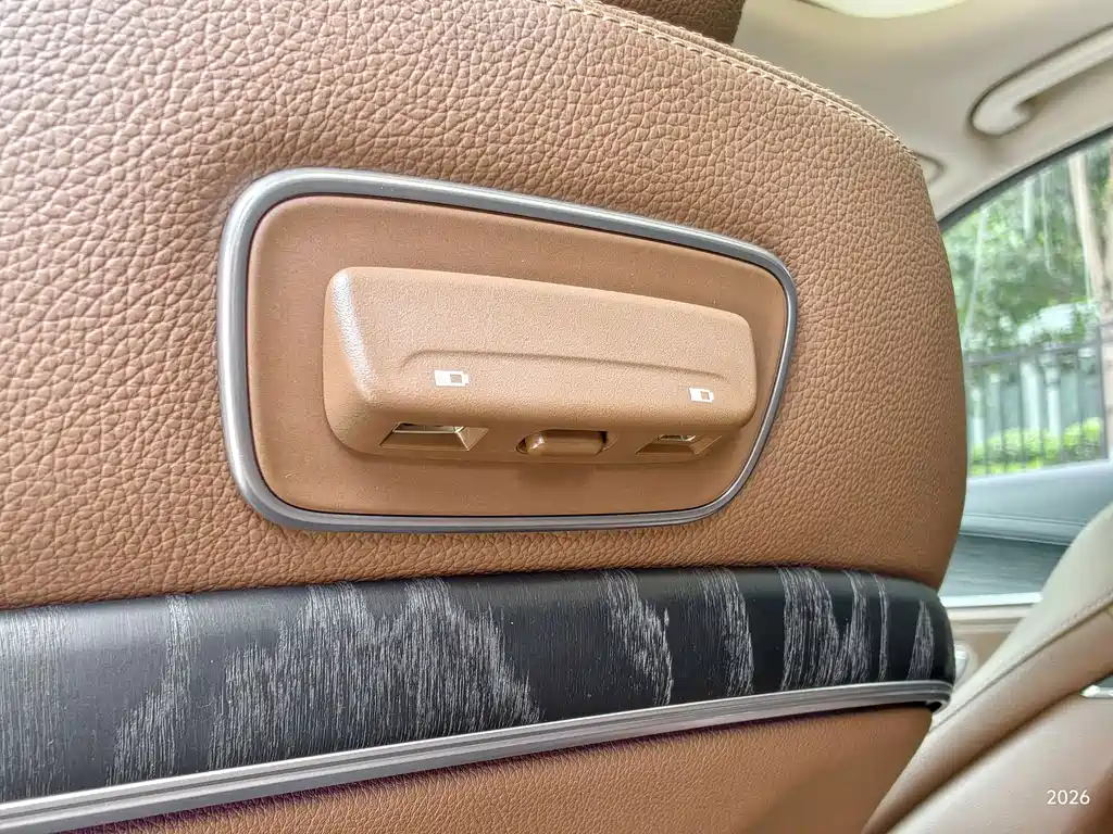 Mercedes-Benz E-Class 2020 — фото 19