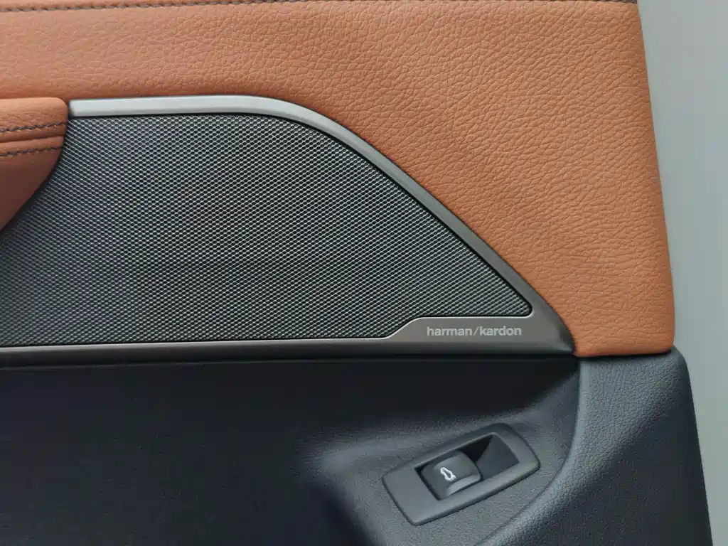 BMW 6 Series GT 2023 — фото 10