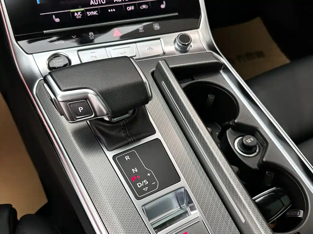 Audi A7 2023 — фото 18