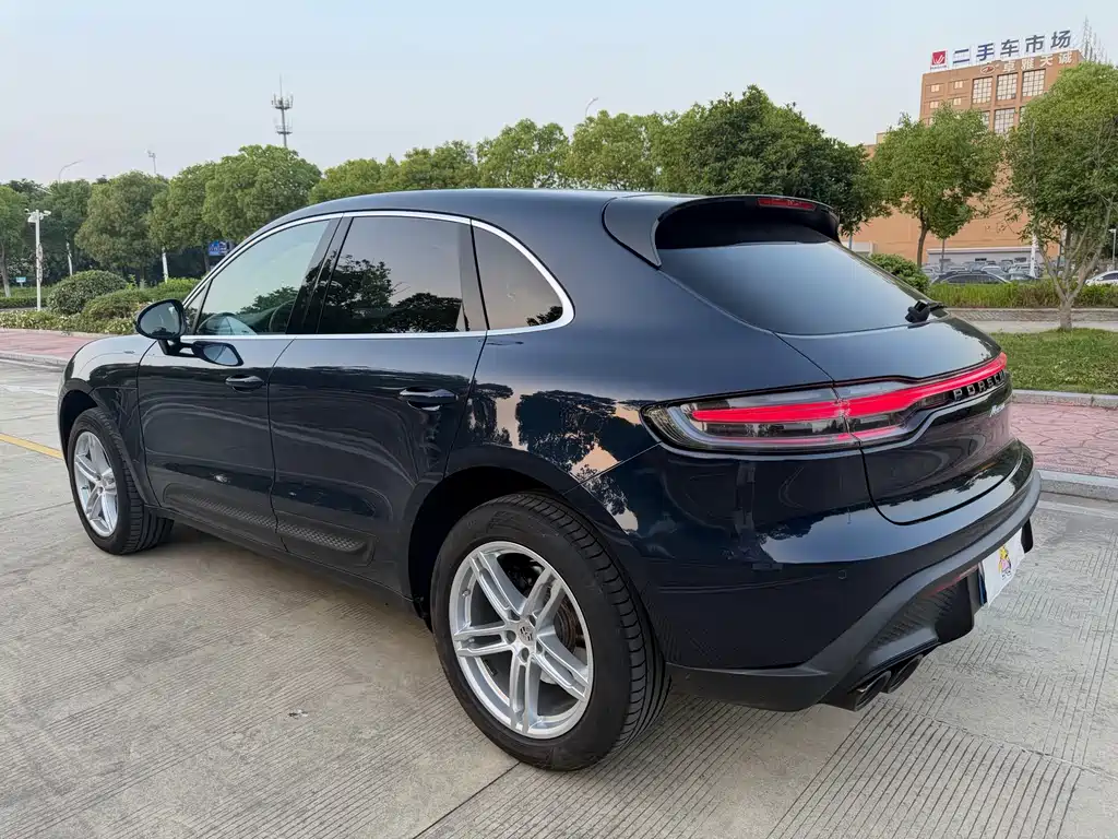 Porsche Macan 2023 — фото 10