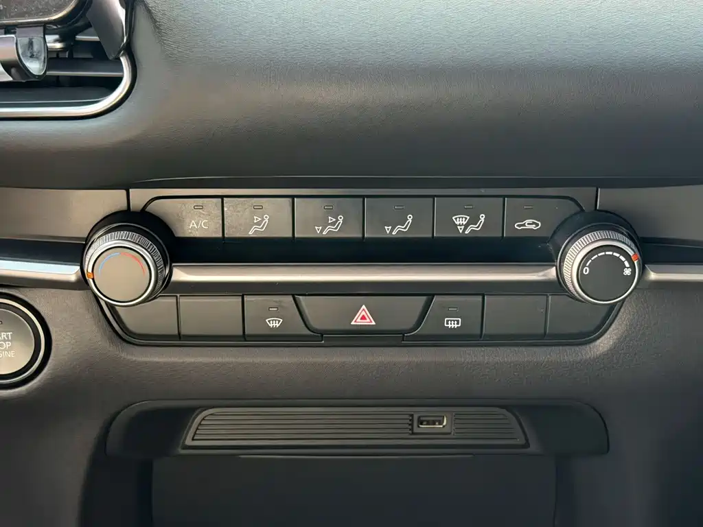 Mazda CX-30 2022 — фото 19