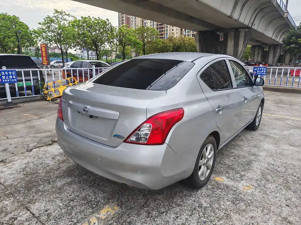 Nissan Sunny 2013 — фото 16