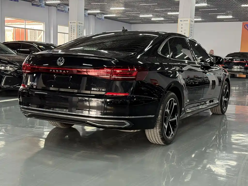 Volkswagen Passat 2025 — фото 4