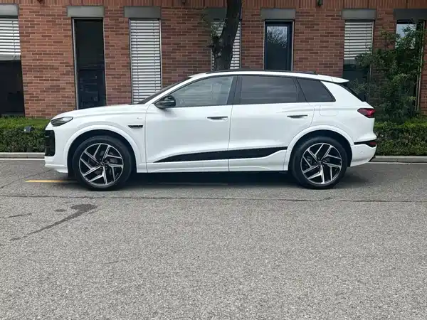 Audi Q6L E-Tron 2025