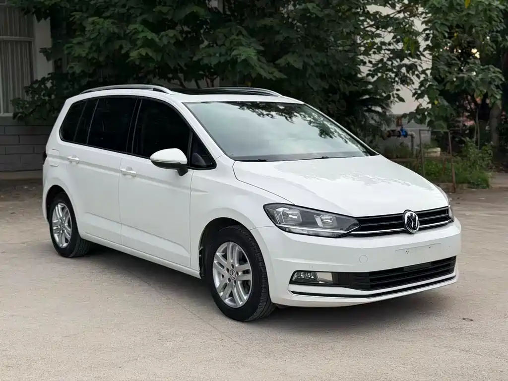 Volkswagen Touran 2019 — фото 3