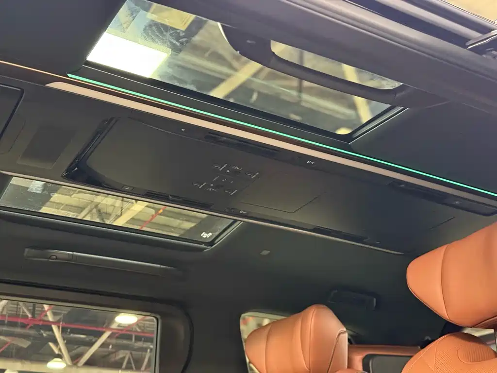 Toyota Alphard 2023 — фото 15