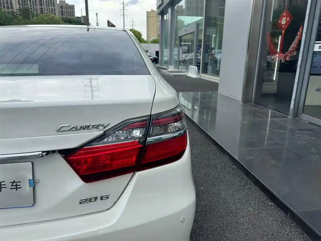 Toyota Camry 2016 — фото 5
