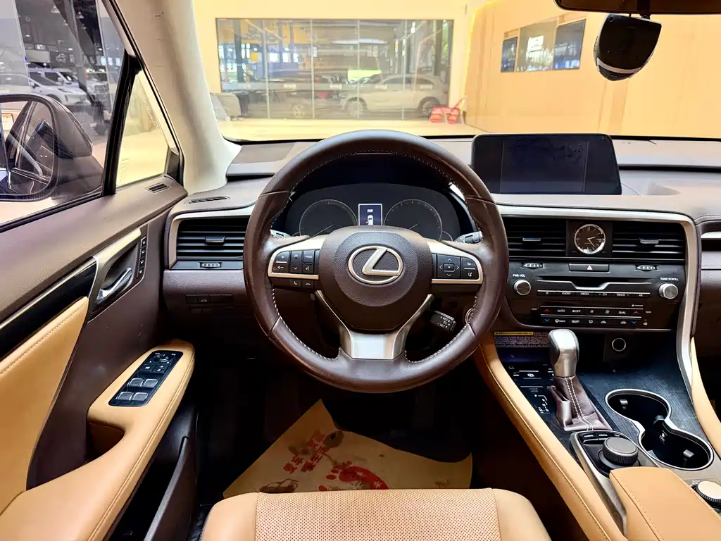 Lexus RX 2018 — фото 10