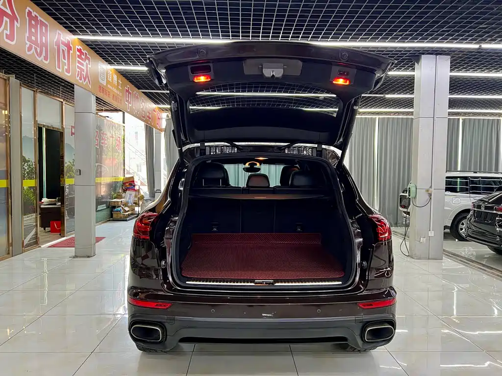 Porsche Cayenne 2017 — фото 8