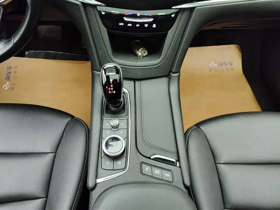 Cadillac XT5 2022 — фото 16