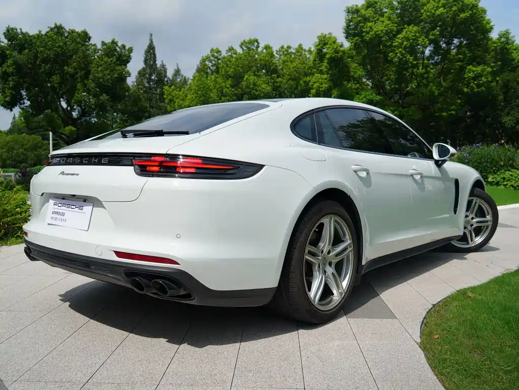 Porsche Panamera 2019 — фото 17