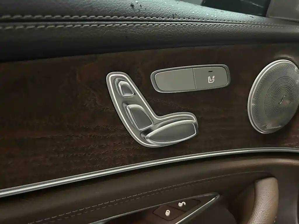 Mercedes-Benz E-Class 2022 — фото 12