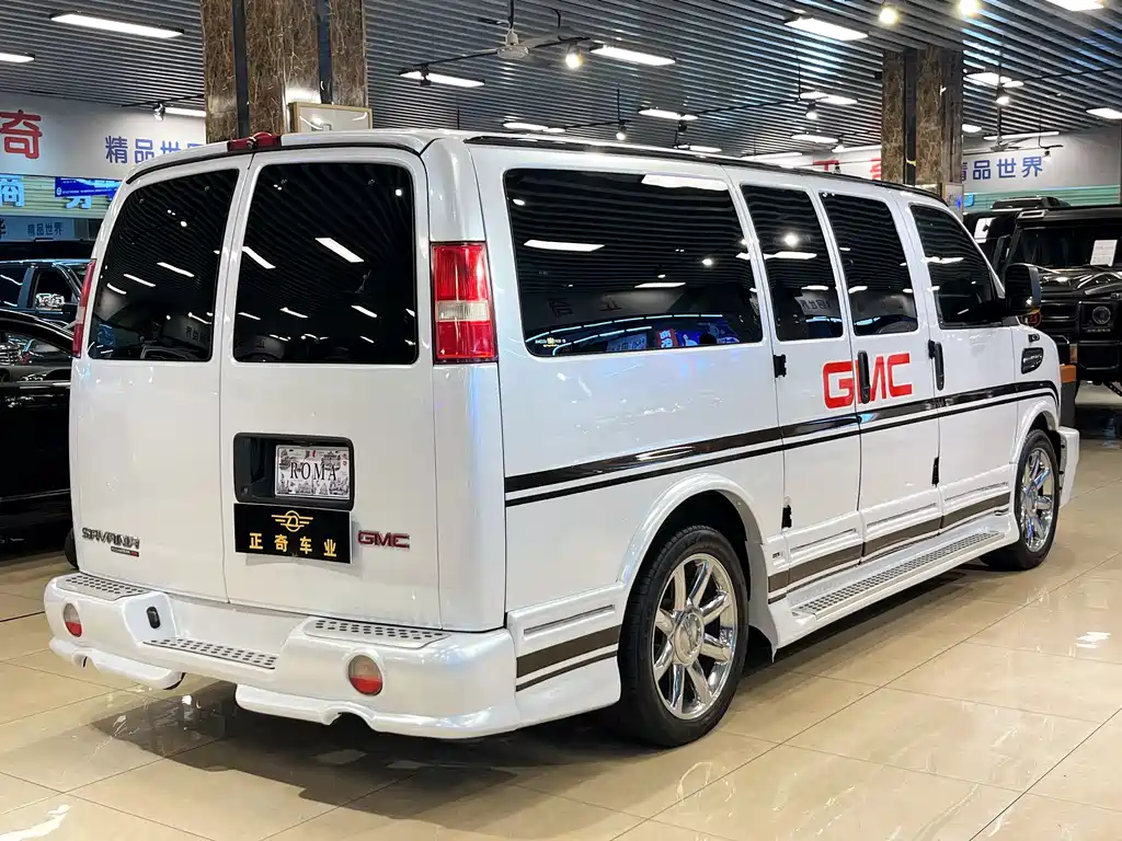 GMC Savana 2018 — фото 7