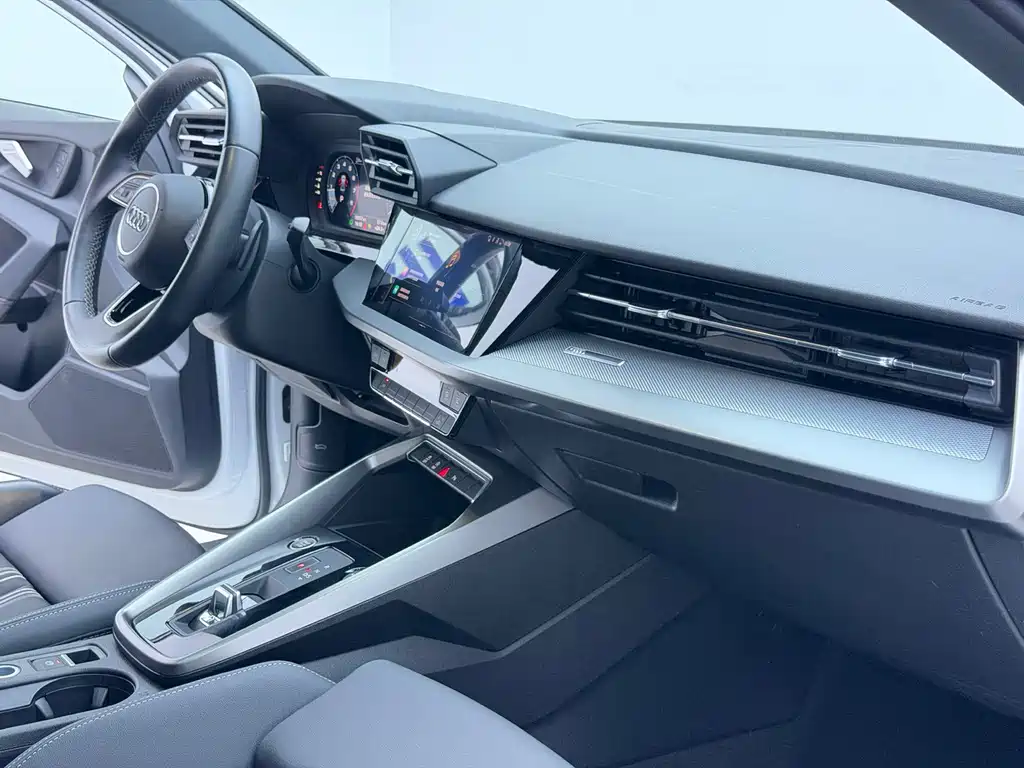 Audi A3 2023 — фото 16