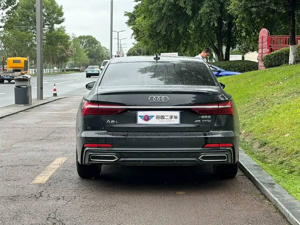 Audi A6L 2022
