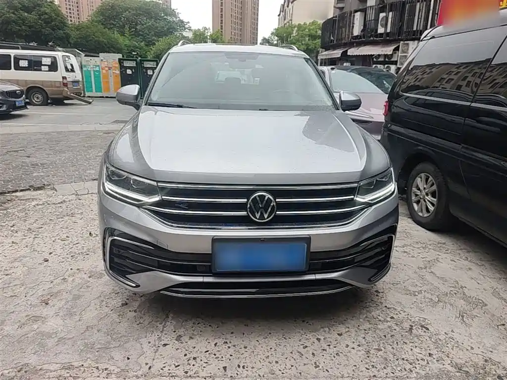 Volkswagen Tiguan L 2022 — фото 3