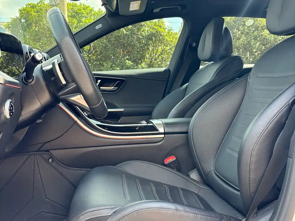 Mercedes-Benz C-Class 2023 — фото 10