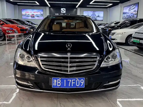 Mercedes-Benz S-Class 2010