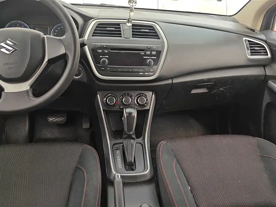 Suzuki S-Cross 2014 — фото 13