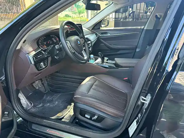 BMW 5 Series 2023