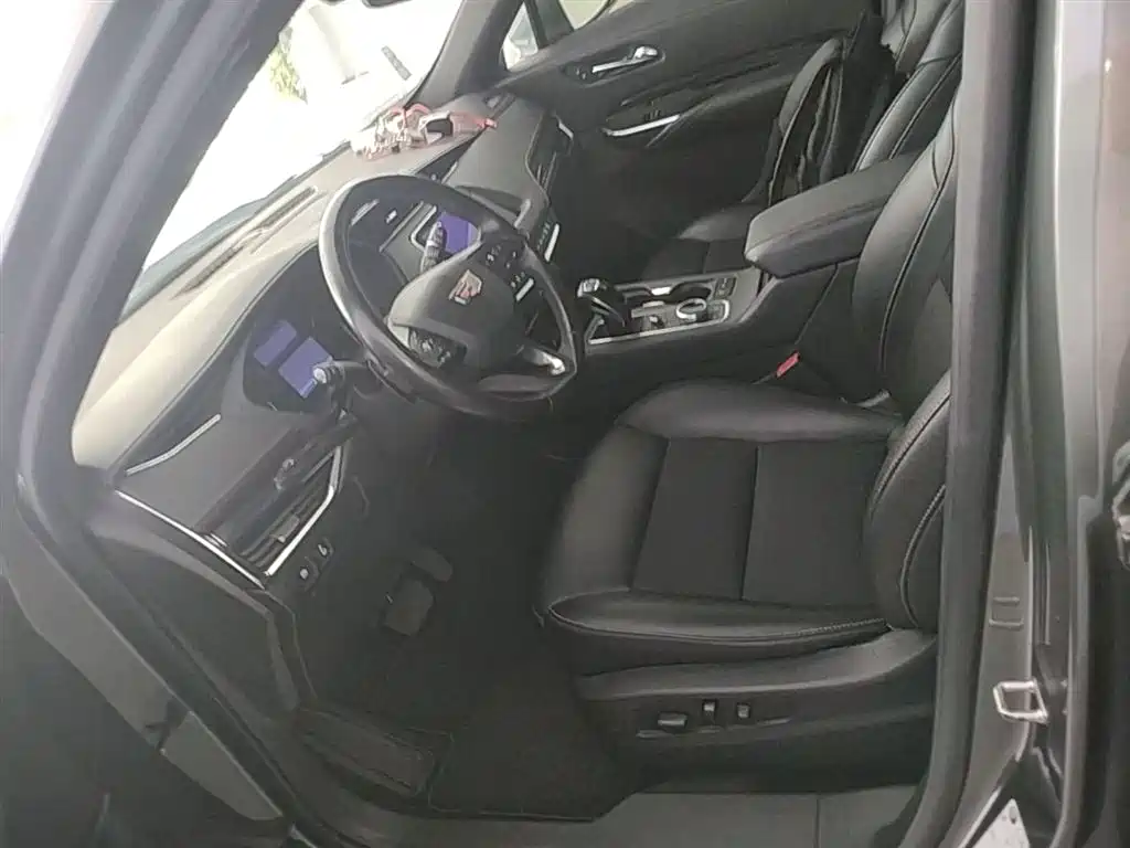 Cadillac XT4 2019 — фото 15