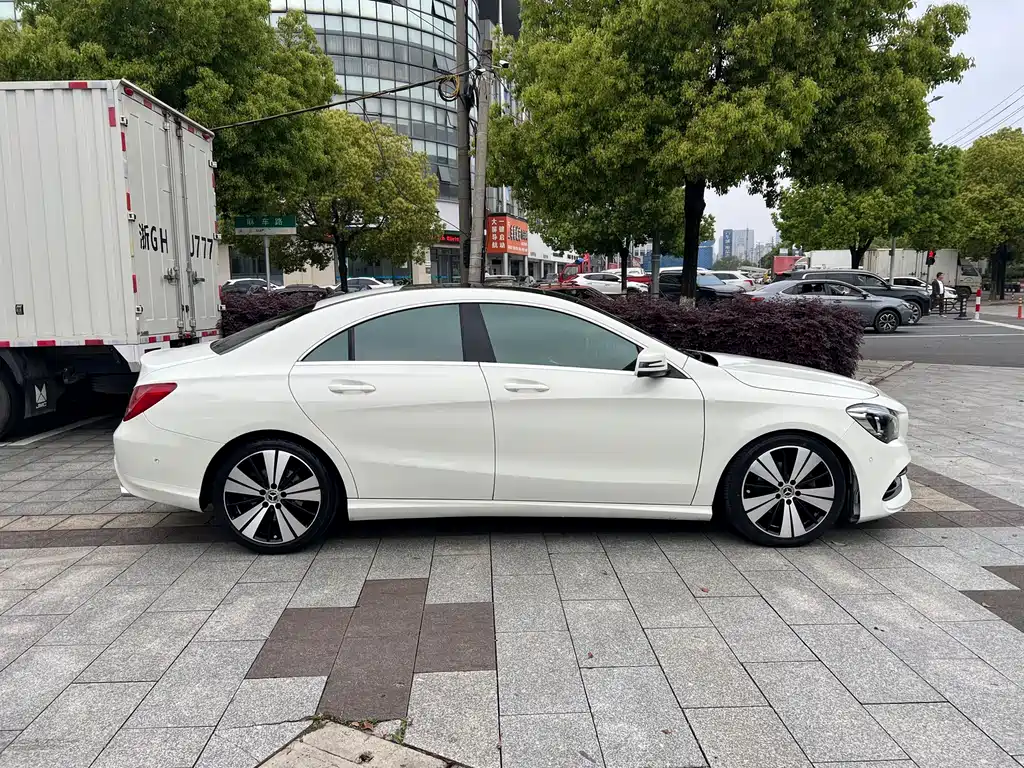 Mercedes-Benz CLA 2015 — фото 12