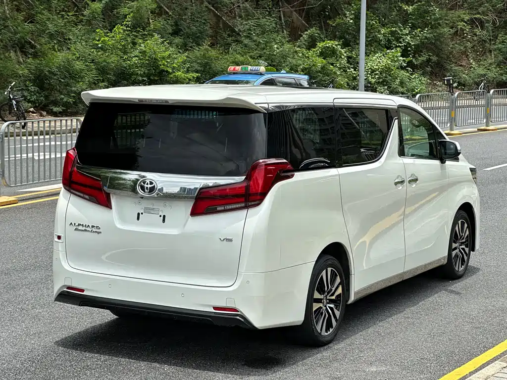 Toyota Alphard 2019 — фото 7