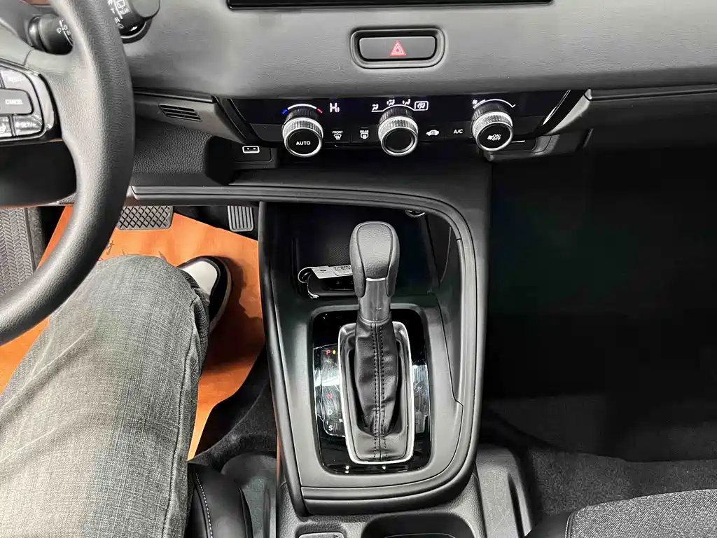 Honda Vezel 2023 — фото 10