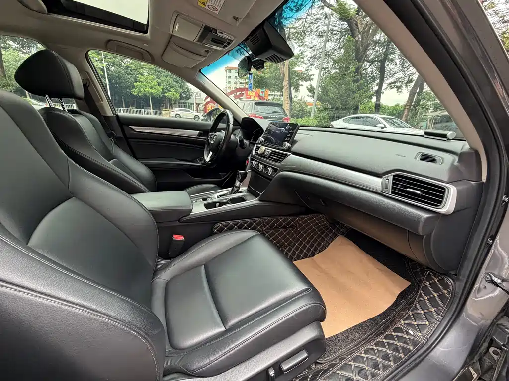 Honda Accord 2020 — фото 10