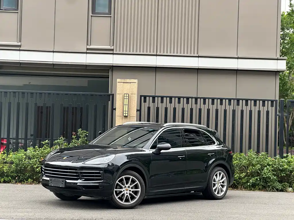 Porsche Cayenne 2019 — фото 1