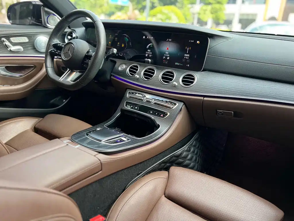 Mercedes-Benz E-Class 2023 — фото 9