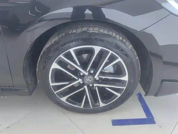 Toyota Camry 2025