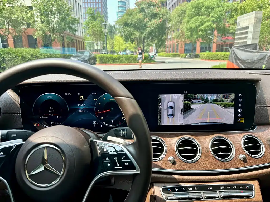 Mercedes-Benz E-Class 2023 — фото 15