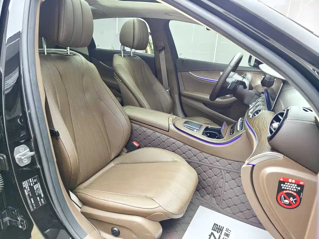 Mercedes-Benz E-Class 2023 — фото 11