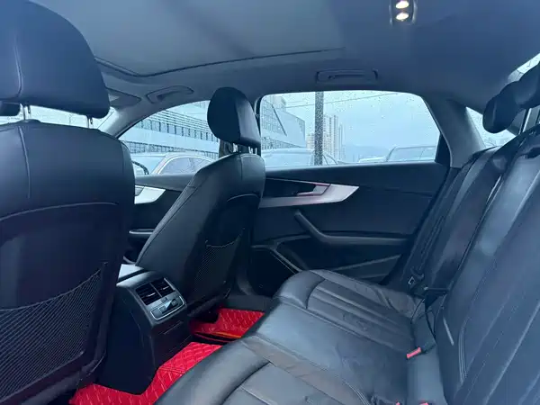 Audi A4L 2018