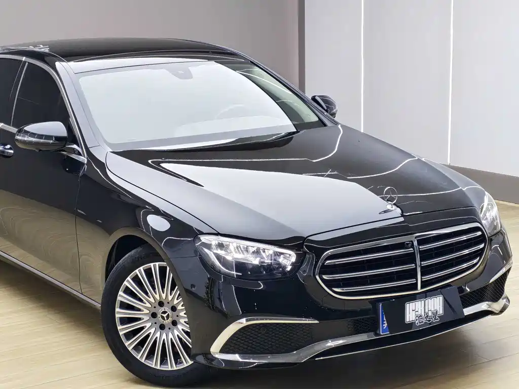 Mercedes-Benz E-Class 2023 — фото 7