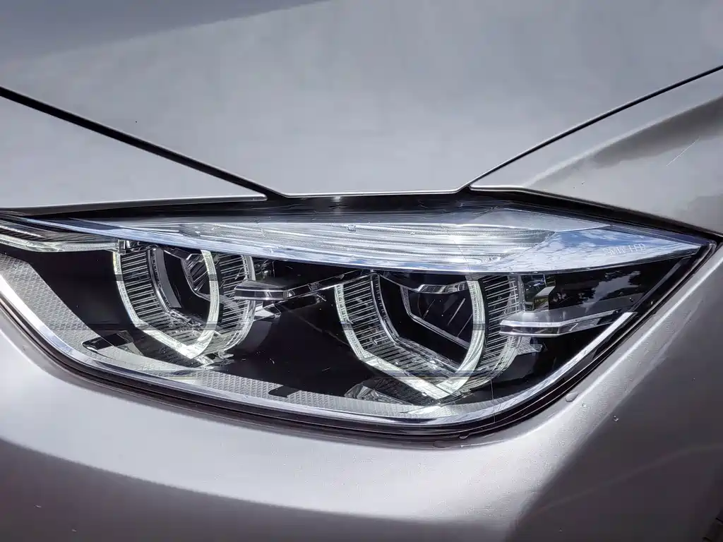 BMW 3 Series 2016 — фото 9