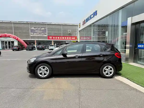 BMW 2 Series Station Wagon 2017