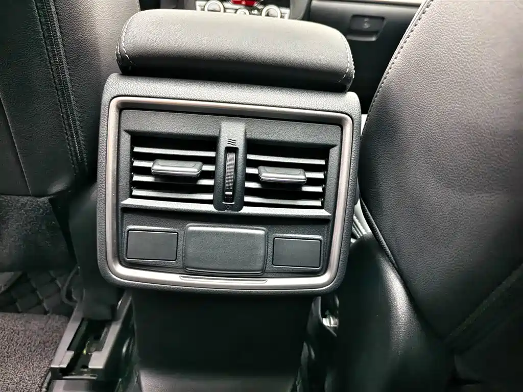Subaru Forester 2024 — фото 9