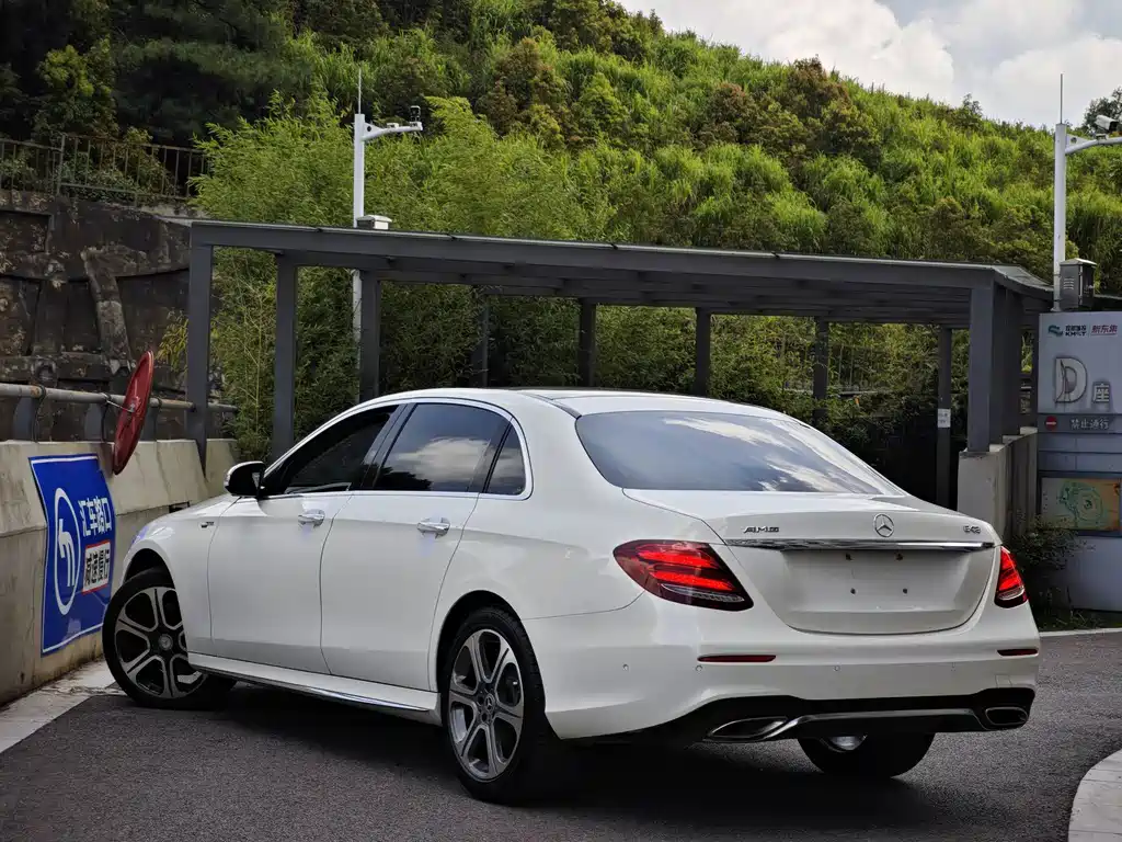 Mercedes-Benz E-Class 2016 — фото 8
