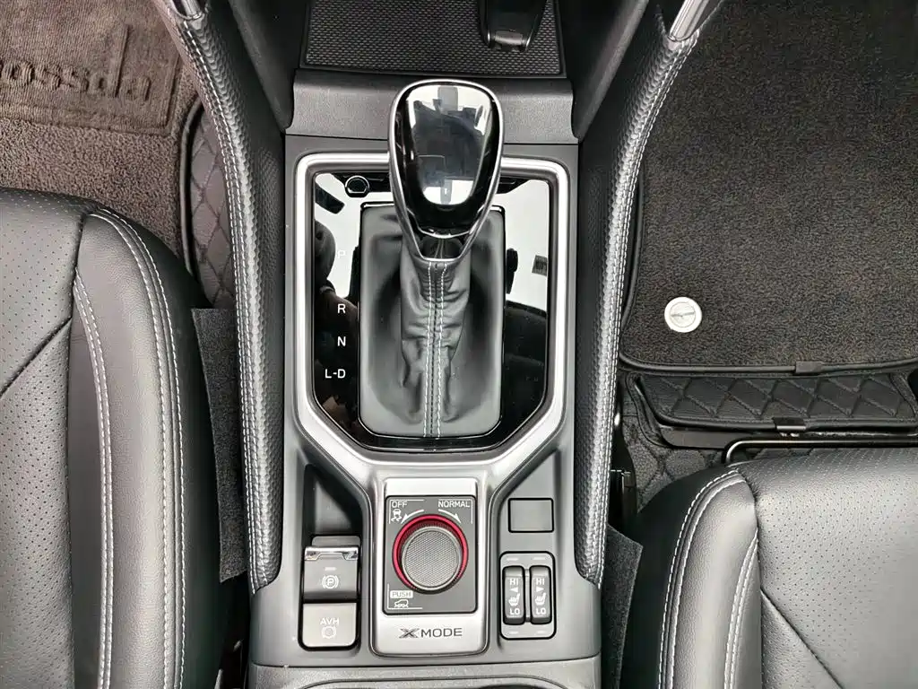 Subaru Forester 2024 — фото 13