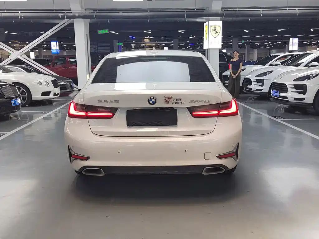 BMW 3 Series 2019 — фото 10