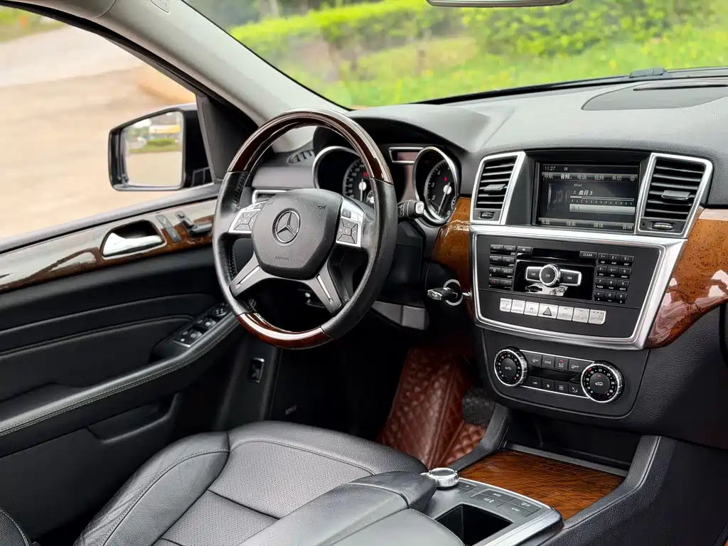 Mercedes-Benz M-Class 2015 — фото 9