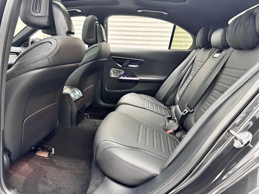 Mercedes-Benz C-Class 2023 — фото 13