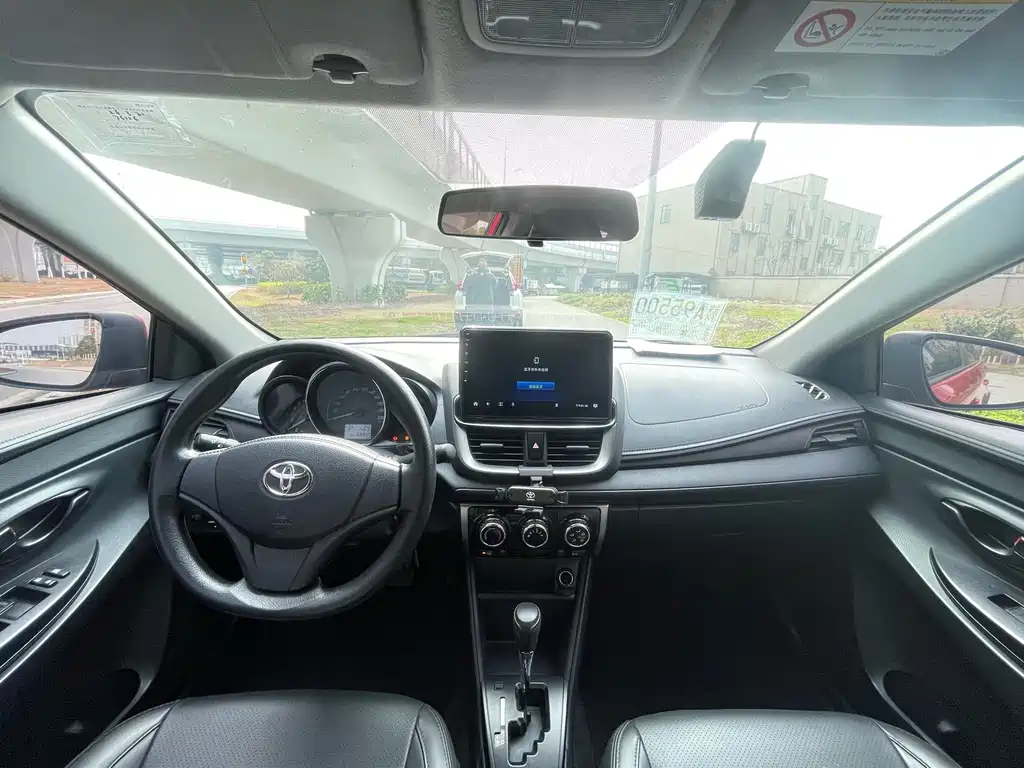 Toyota Yaris L 2020 — фото 14